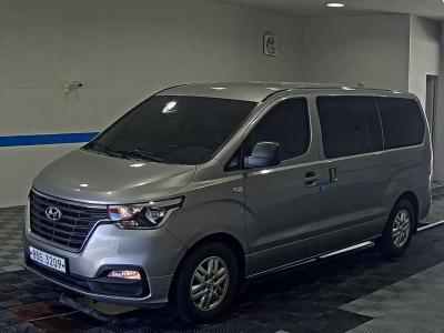 HYUNDAI THE NEW GRAND STAREX 5-SEATER DIESEL VAN MODERN