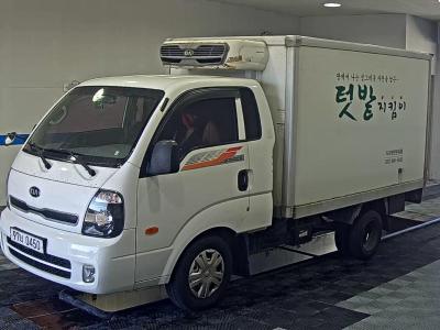 KIA BONGO III CARGO FREEZER BOX TRUCK 1 TON KING CAB