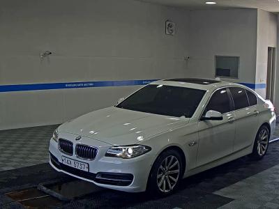 BMW 5 SERIES (6TH GEN) 528i