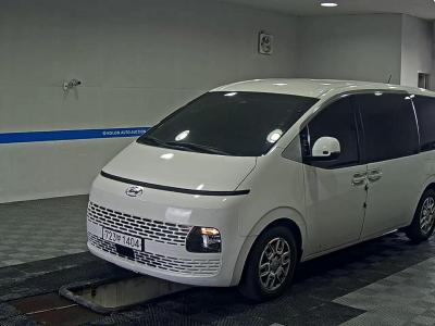 HYUNDAI STARIA 2.2 DIESEL TOURER 11-SEATER 2WD MODERN