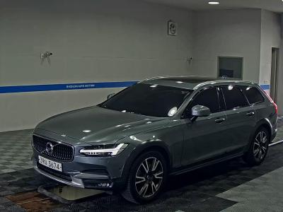 VOLVO V90 CROSS COUNTRY 2.0 T5 AWD PRO
