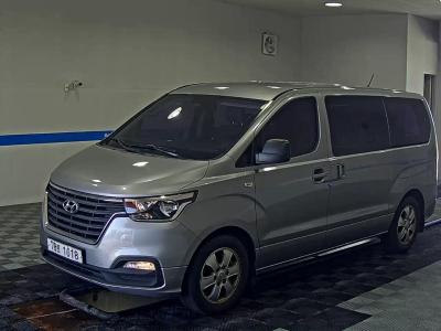 HYUNDAI THE NEW GRAND STAREX 12-SEATER DIESEL SMART