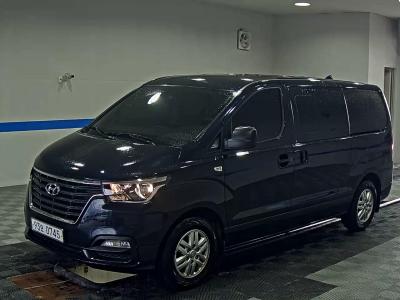 HYUNDAI THE NEW GRAND STAREX 5-SEATER DIESEL VAN SMART
