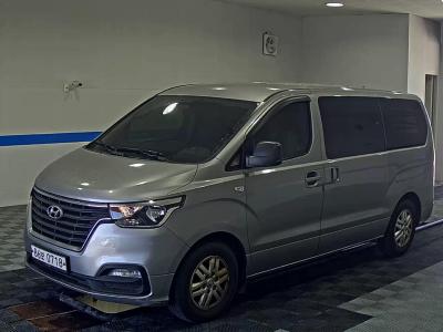 HYUNDAI THE NEW GRAND STAREX 5-SEATER DIESEL VAN SMART