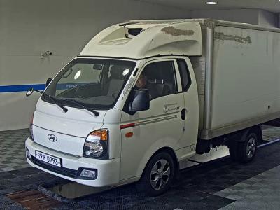 HYUNDAI PORTER II HIGH-ROOF FREEZER BOX TRUCK SUPER CAB TWIN COMPRESSOR