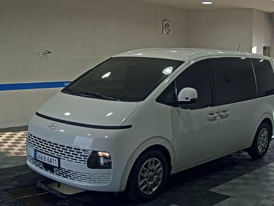 HYUNDAI STARIA 2.2 DIESEL TOURER 9-SEATER 2WD MODERN