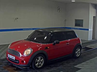 MINI COOPER (2ND GEN) 2.0 D SE