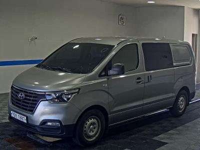 HYUNDAI THE NEW GRAND STAREX 5-SEATER DIESEL VAN STYLE