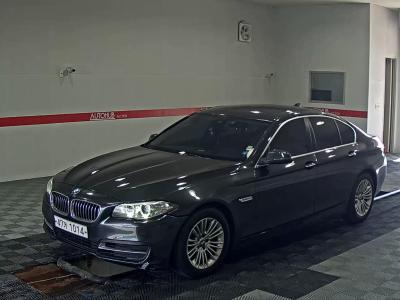 BMW 5 SERIES (6TH GEN) 520d xDRIVE