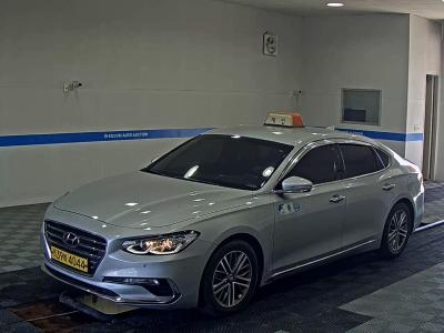 HYUNDAI GRANDEUR IG 3.0 LPi TAXI DELUXE TYPE
