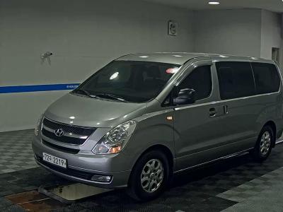 HYUNDAI GRAND STAREX 11-SEATER DIESEL CVX LUXURY