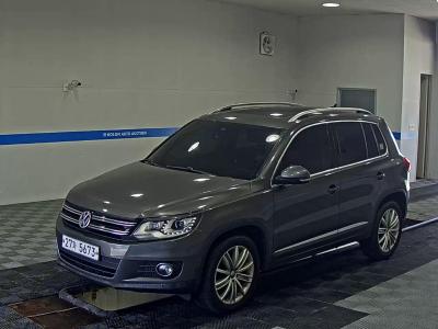 VOLKSWAGEN TIGUAN 2.0 TDI BLUEMOTION PREMIUM