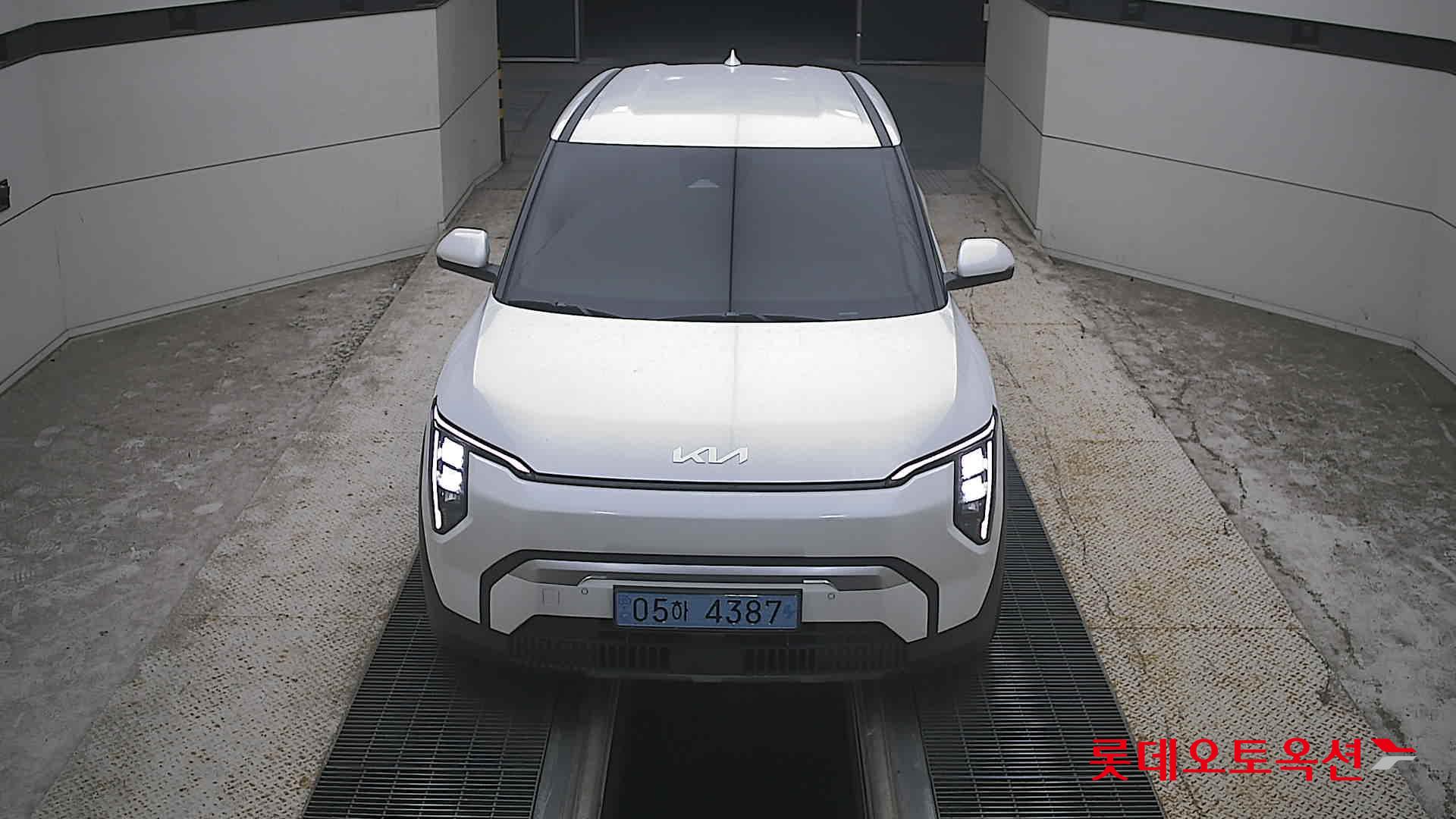 EV3 (E) Air Long Range 5-Seater 2WD AT