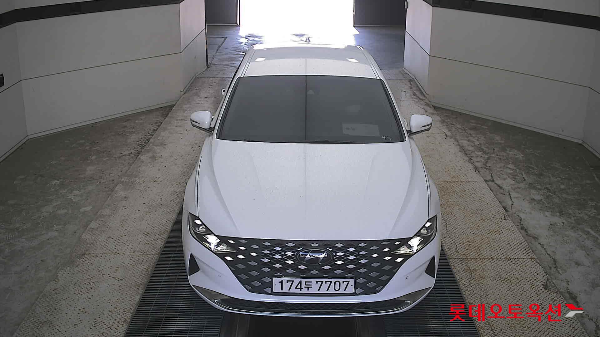 Hyundai THE NEW GRANDEUR (G) 2.5 Le Blanc