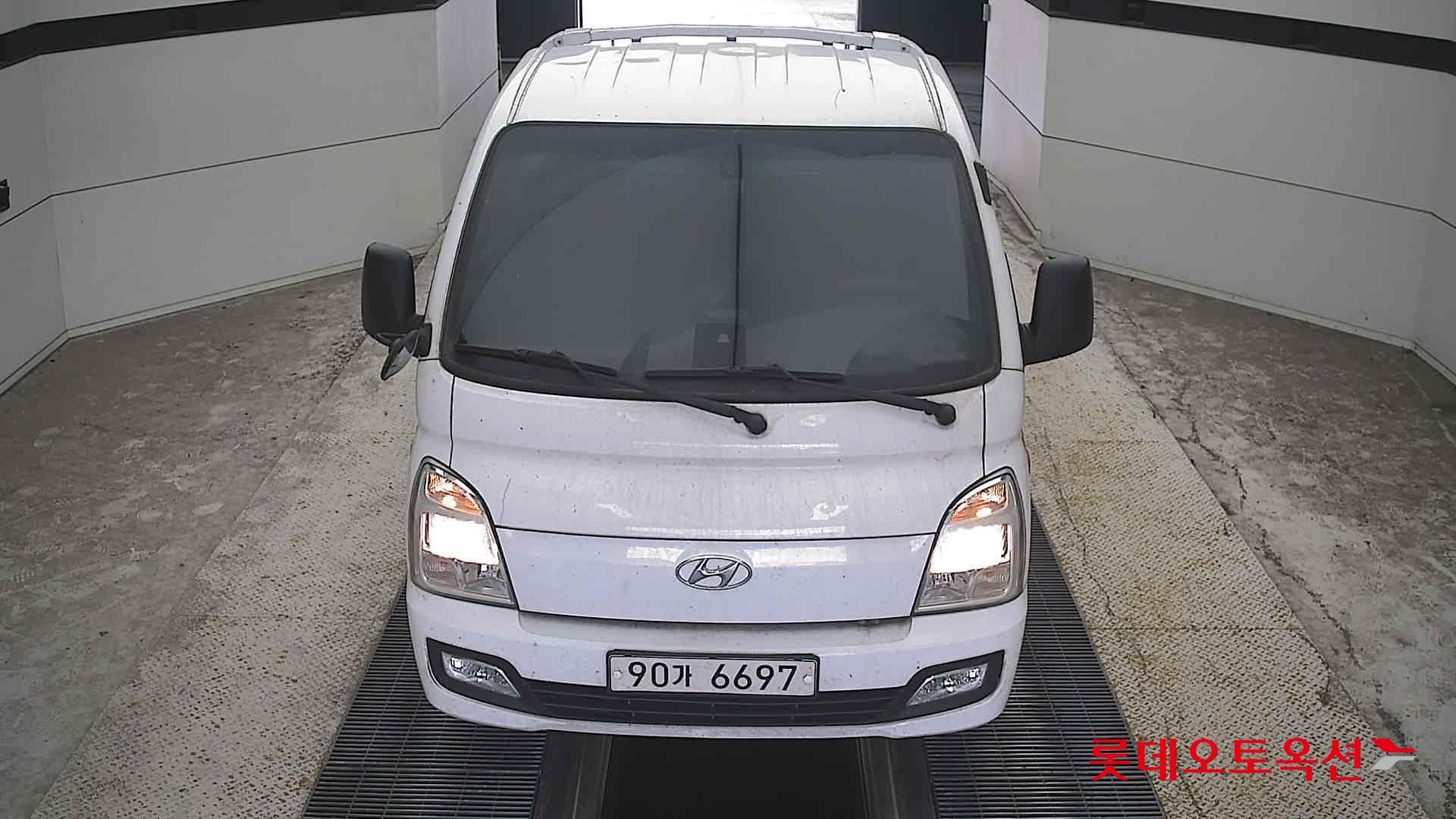 Hyundai PORTER II (D) 2.5 일반캡 초장축 스마트 2WD