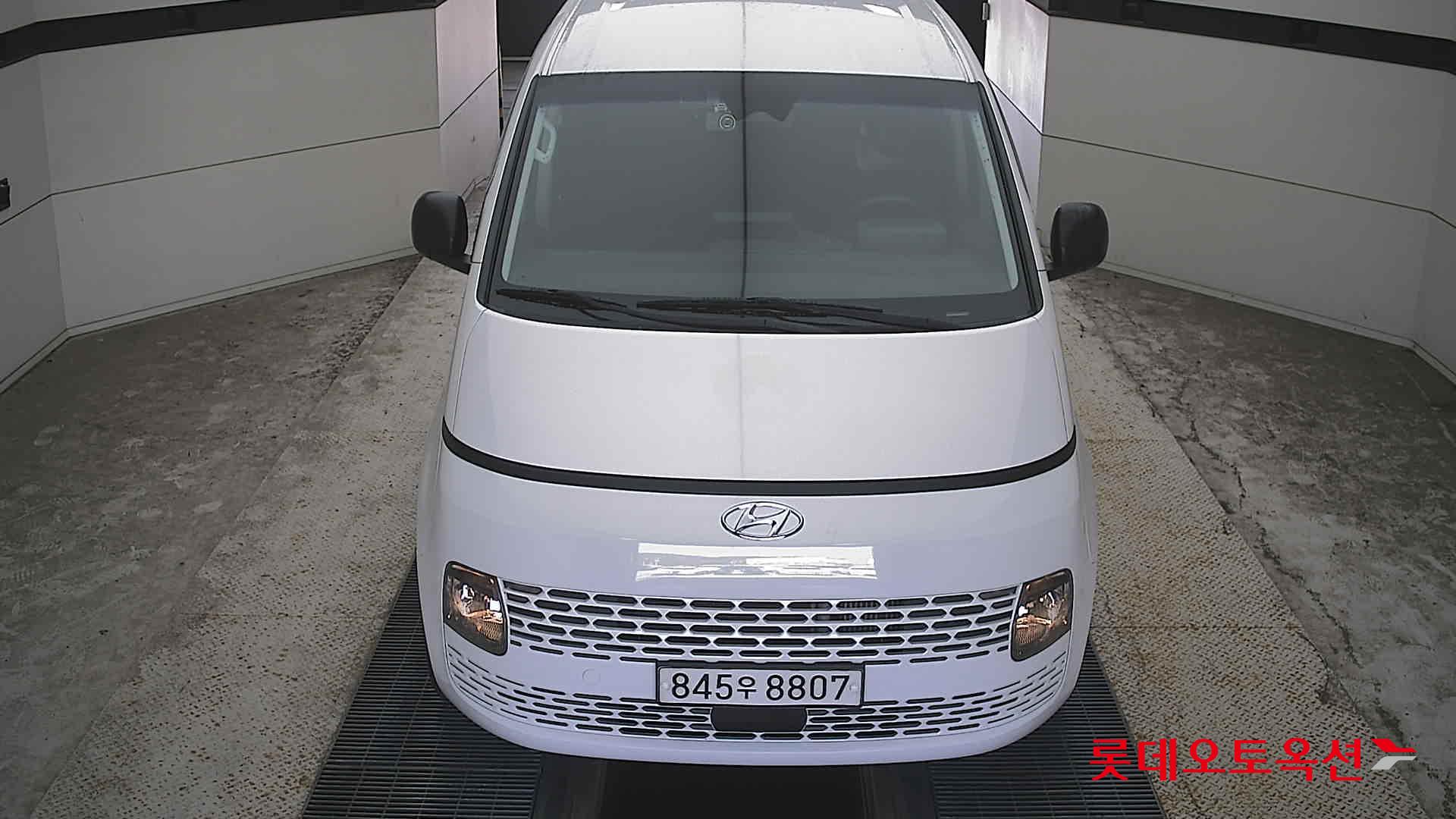 Hyundai STARIA (D) 2.2 Cargo 5-Seater Smart