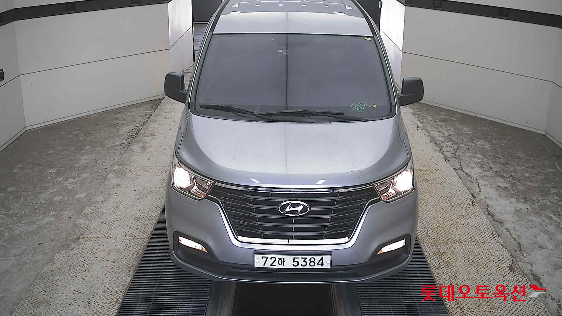 Hyundai THE NEW GRAND STAREX(D)2.5 Wagon Smart 12-Seater