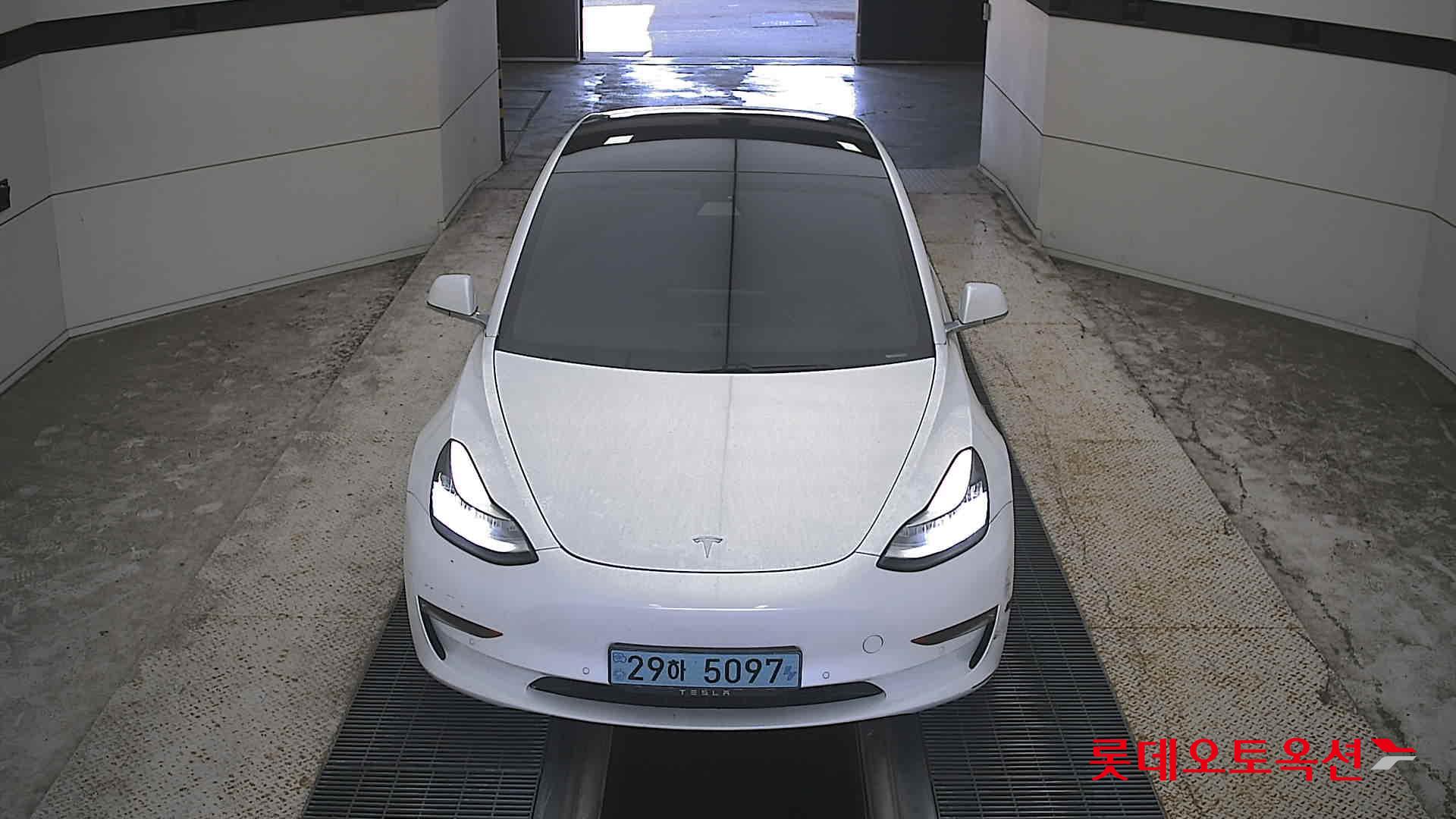 TESLA MODEL 3 (E) STANDARD RANGE PLUS