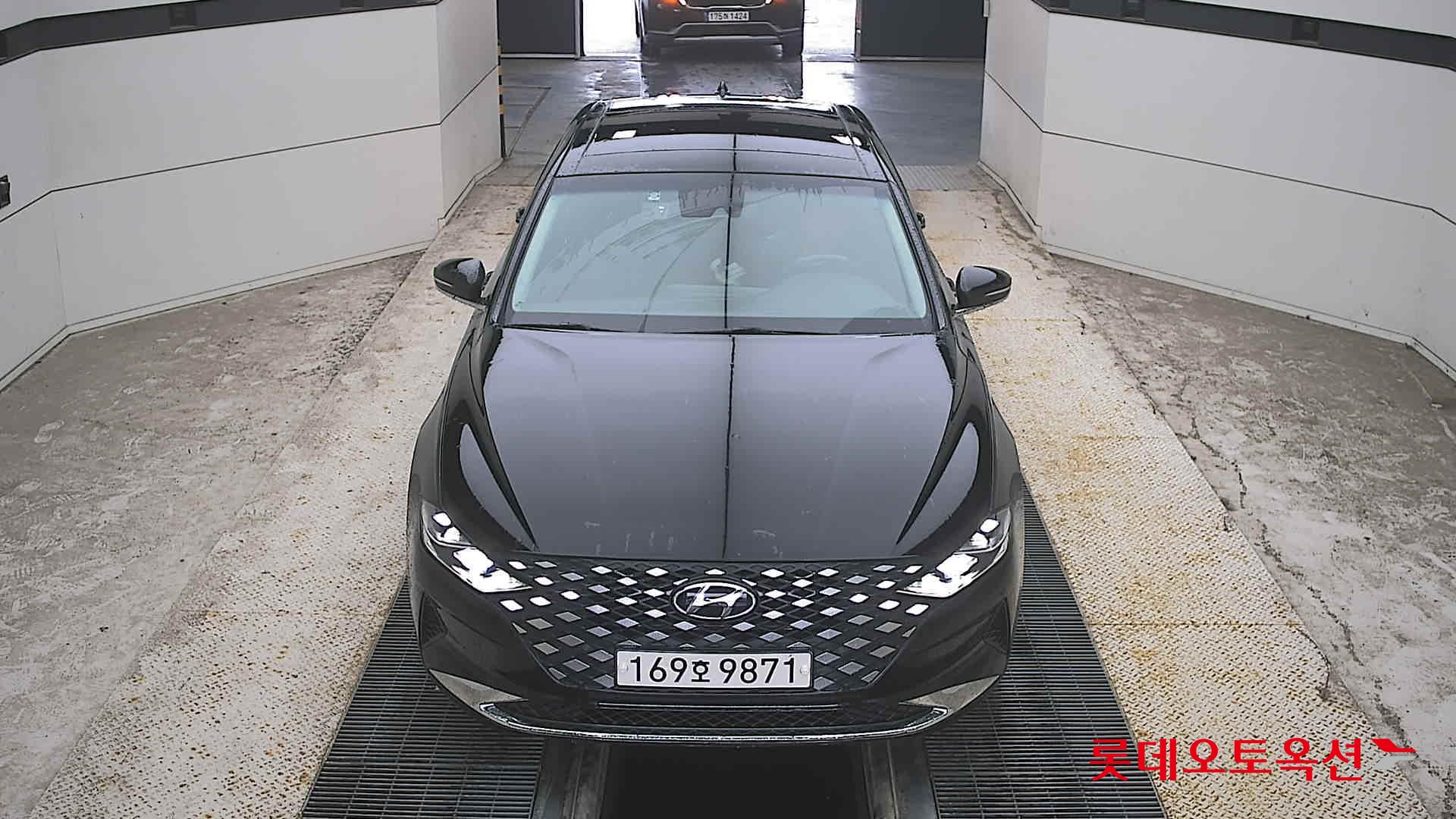 Hyundai THE NEW GRANDEUR (L) 3.0 Rental Car Modern