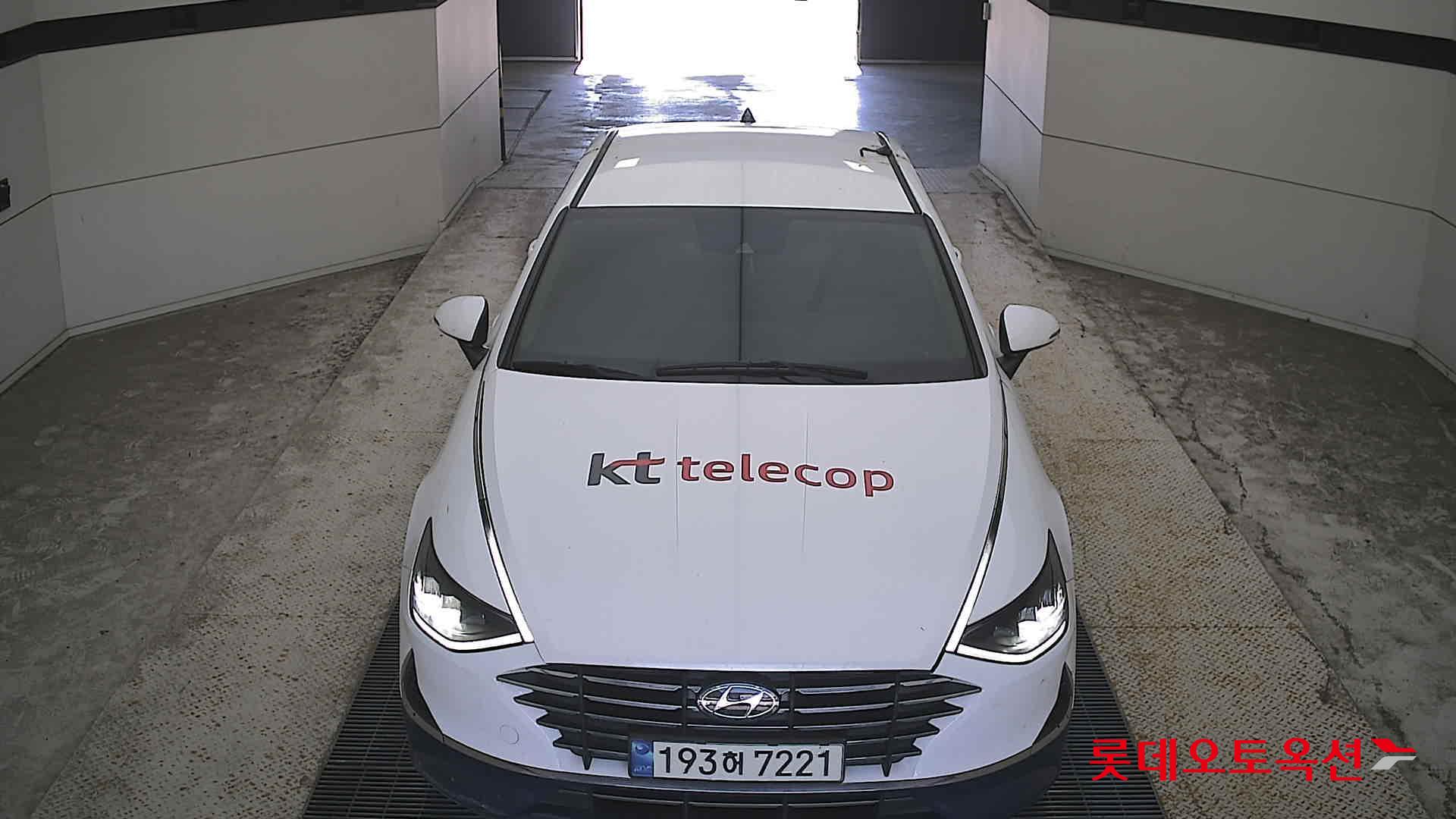 Hyundai SONATA DN8 (L) 2.0 Premium Rental Car