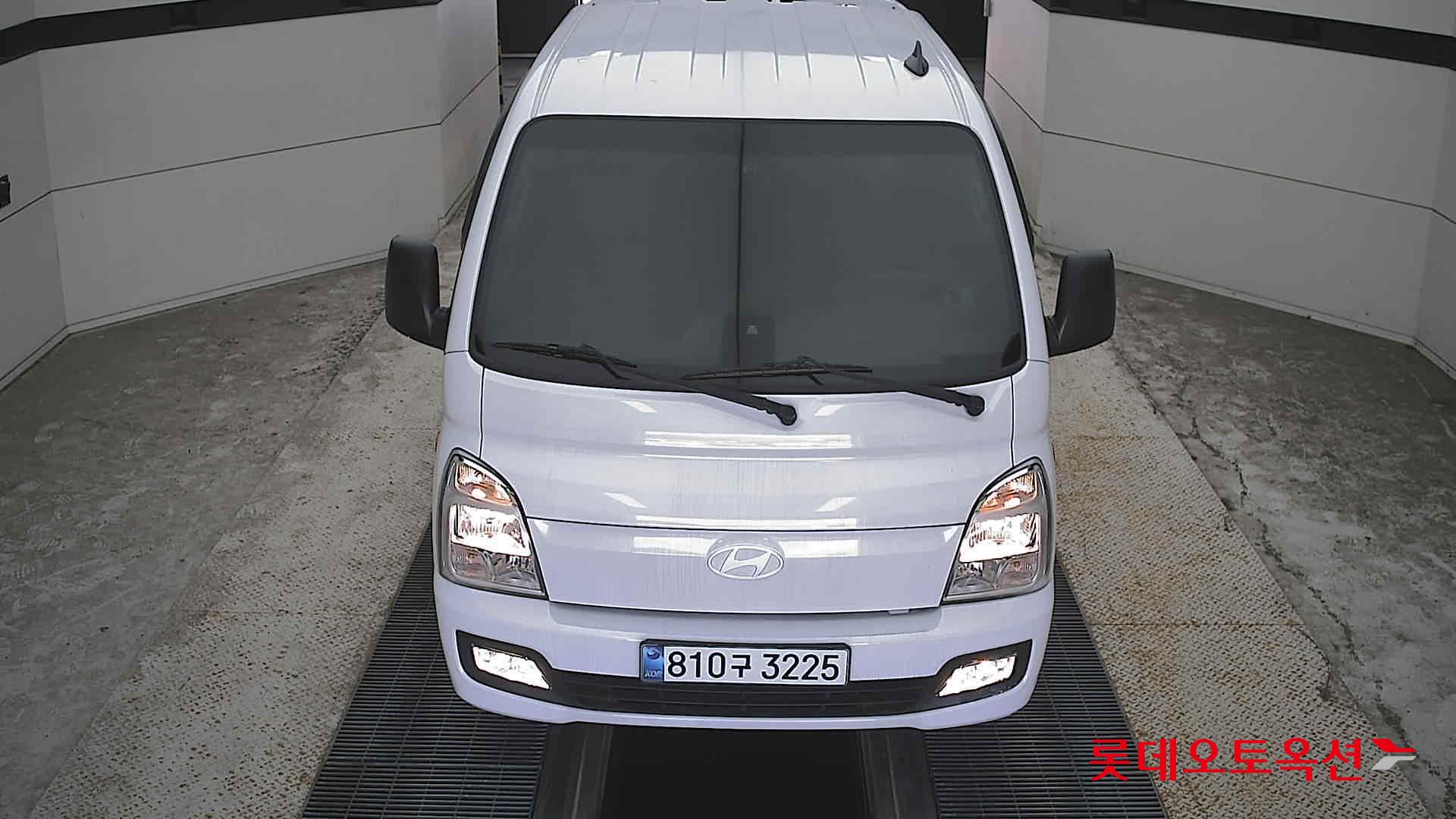 Hyundai PORTER (L)2.5T 1.0-Ton Extra Long Wheelbase Double Cab Smart 2WD AT