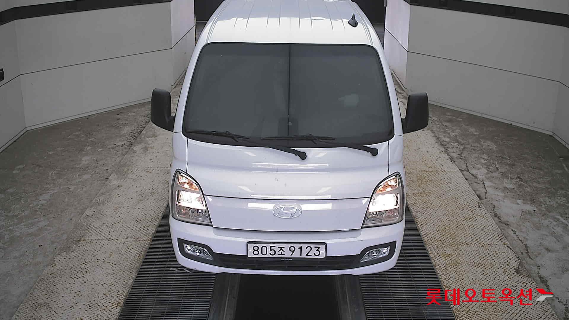 Hyundai PORTER (L)2.5T 1.0-Ton Extra Long Wheelbase Double Cab Smart 2WD AT