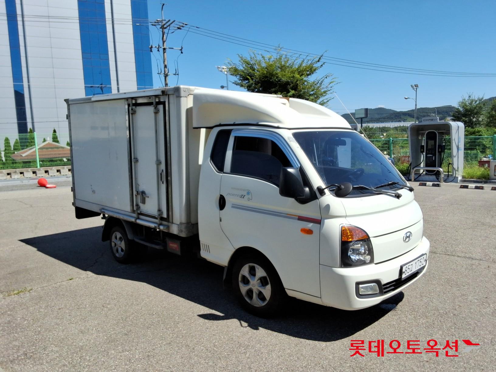 Hyundai PORTER Ⅱ(D)2.5 Special Purpose Refrigerated Box Truck Extra Long Wheelbase Super Cab Smart Twin