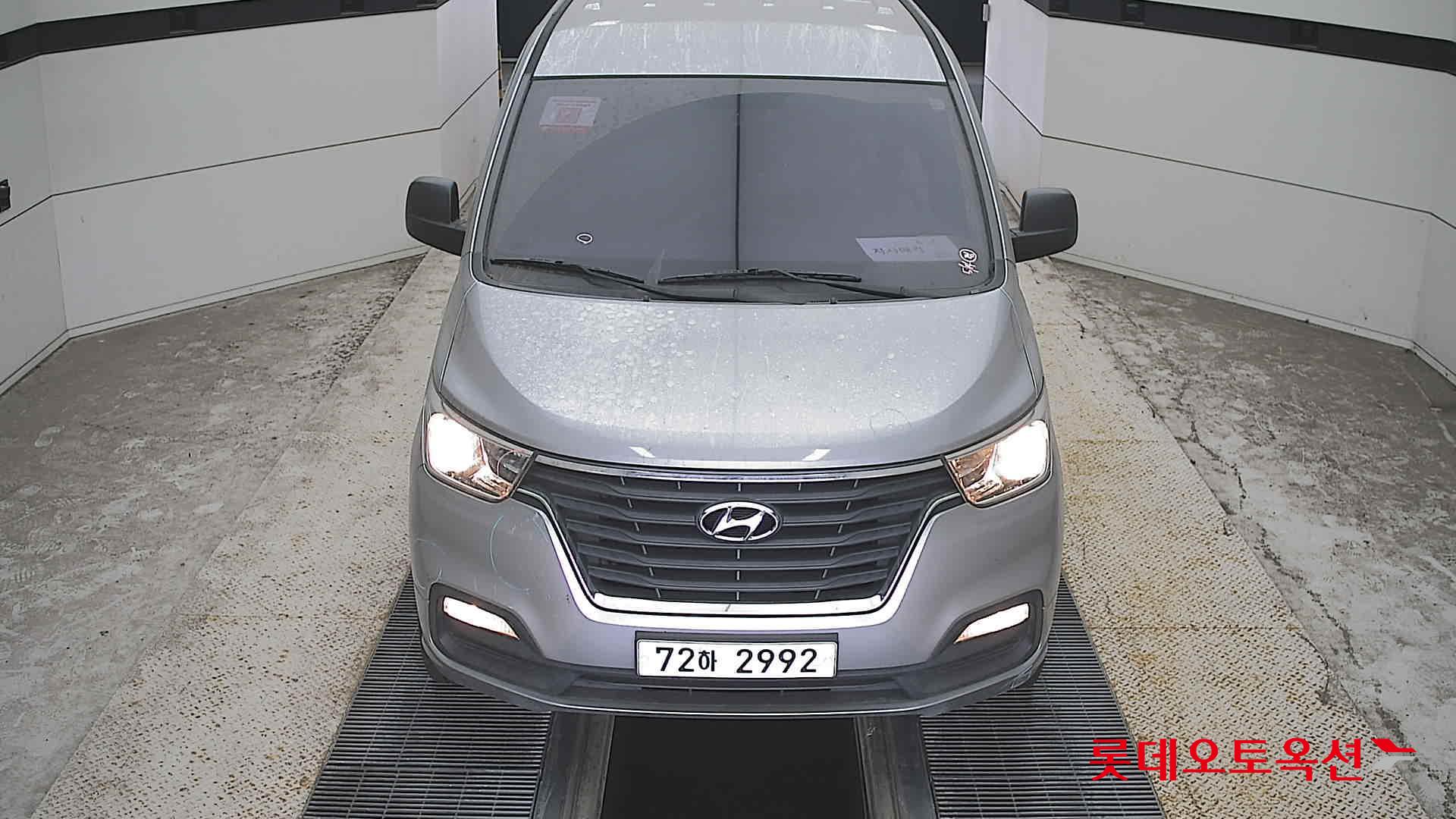 Hyundai THE NEW GRAND STAREX(D)2.5 Wagon Smart 12-Seater