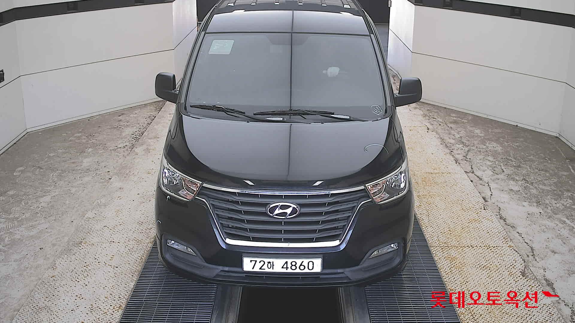 Hyundai THE NEW GRAND STAREX(D)2.5 Wagon Smart 12-Seater