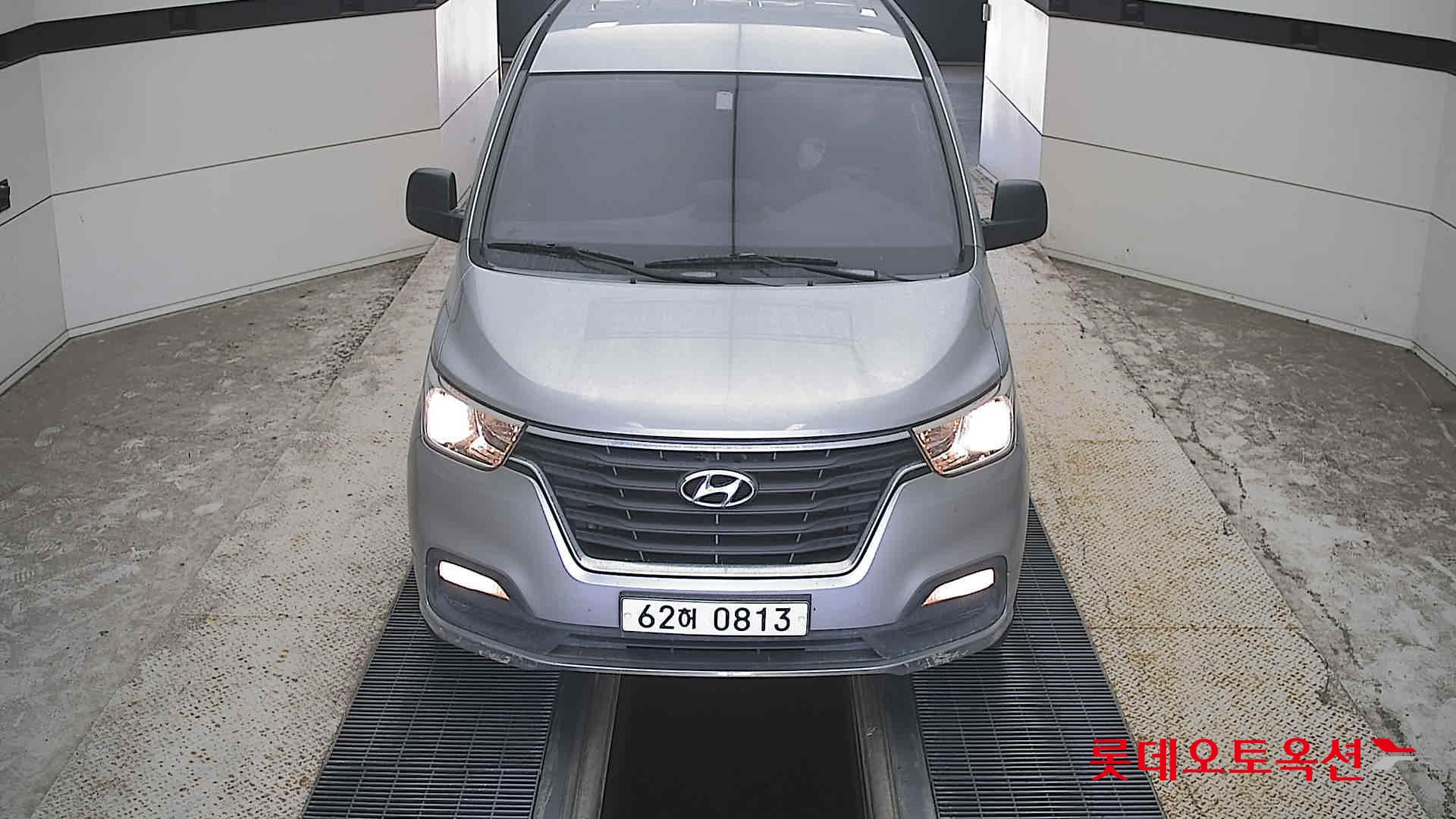 Hyundai THE NEW GRAND STAREX(D)2.5 Urban Premium 9-Seater
